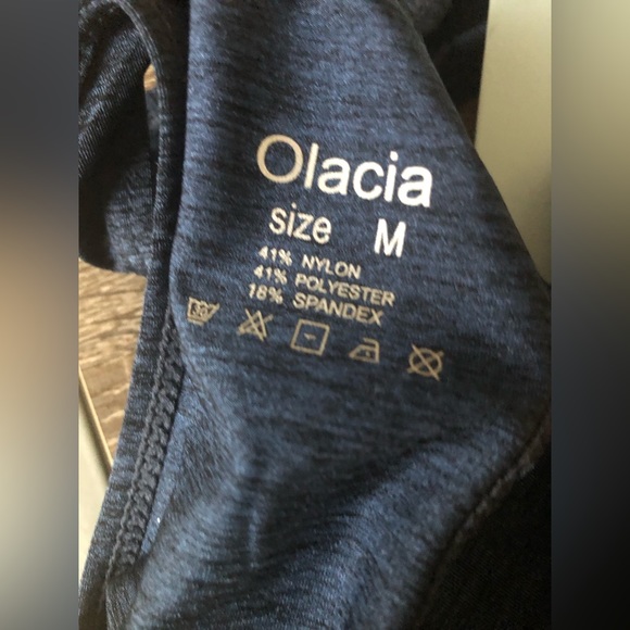 Women’s navy blue razor back sleeveless tank top in size medium - Picture 4 of 5